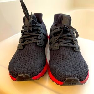ADIDAS ULTRABOOSTS. WORN ONCE.